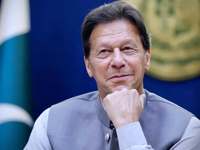 مسکراتے ہوئے عمران خان، امید اور حوصلے کی علامت