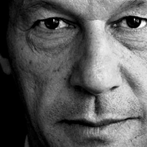 Read more about the article وہ قوم جو آئین کے ساتھ کھڑی ہوئی: ایک سچی مثال، پاکستانیوں کے لیے سبق